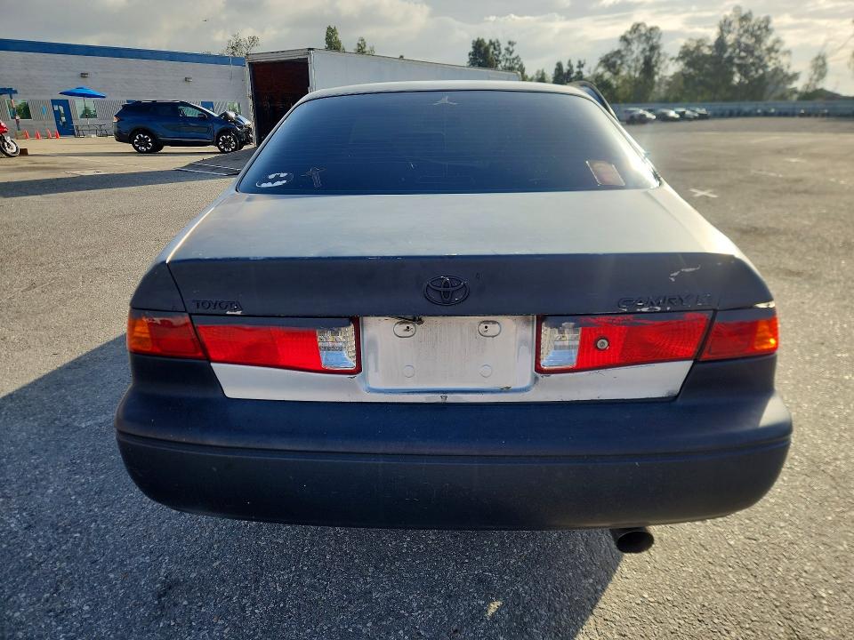 Auction sale of the 2000 Toyota Camry, vin: 4T1BG22K3YU670883, lot number: 50949686