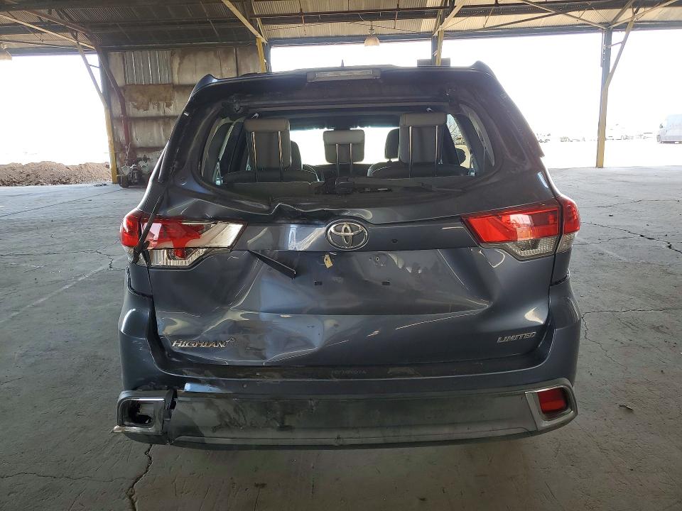 2018 Toyota Highlander მანქანა იყიდება აუქციონზე, vin: 5TDYZRFH3JS275466, აუქციონის ნომერი: 51490236
