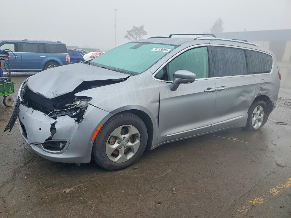 2017 Chrysler Pacifica მანქანა იყიდება აუქციონზე, vin: 2C4RC1EG2HR846805, აუქციონის ნომერი: 50128096