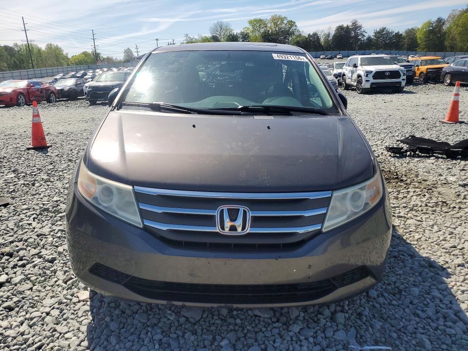 49321156 :رقم المزاد ، 5FNRL5H63DB023784 vin ، 2013 Honda Odyssey مزاد بيع