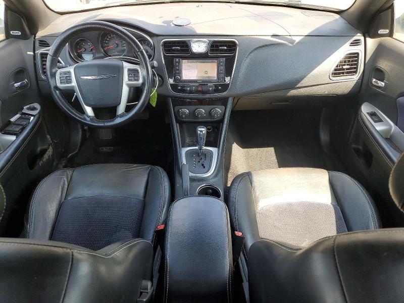 49939336 :رقم المزاد ، 1C3BC8EG8BN611327 vin ، 2011 Chrysler 200 مزاد بيع