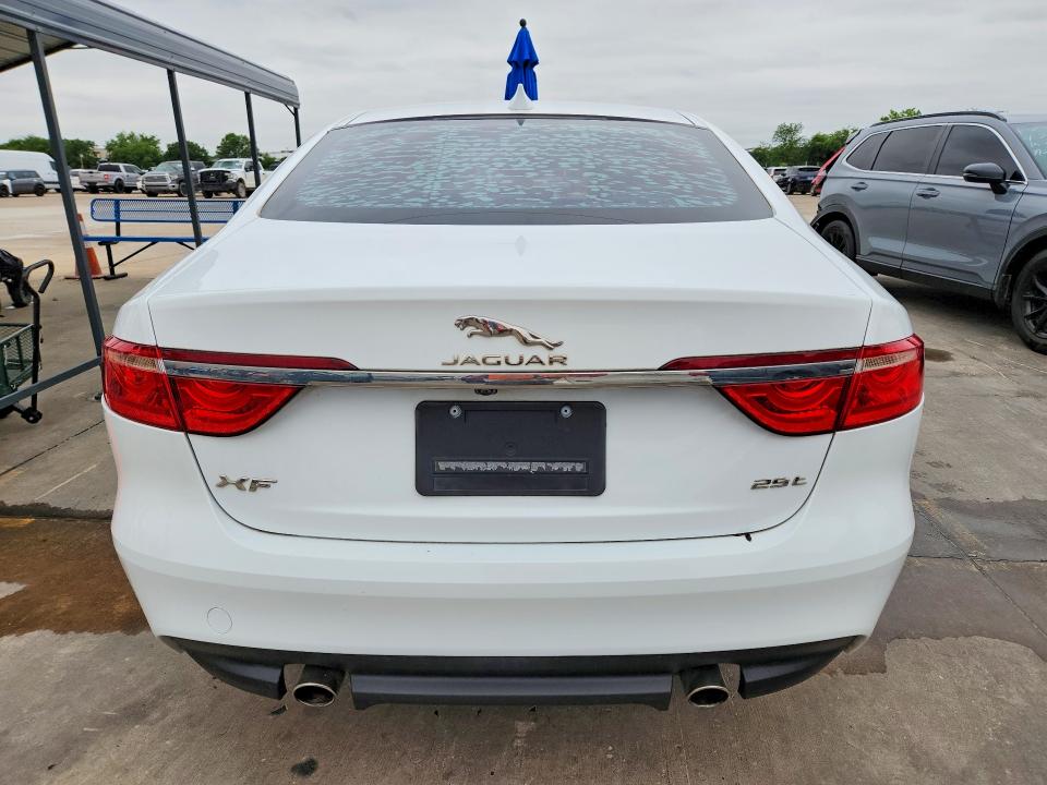 Продажа на аукционе авто 2018 Jaguar Xf, vin: SAJBR4FX5JCY70175, номер лота: 51976936