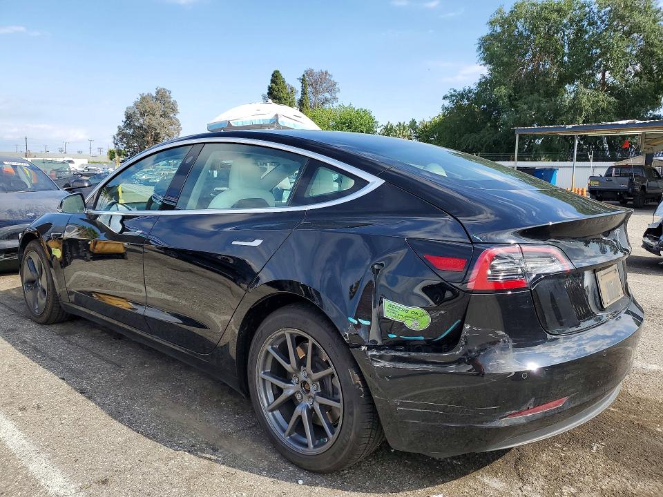 47611366 :رقم المزاد ، 5YJ3E1EB1LF806658 vin ، 2020 Tesla Model 3 مزاد بيع