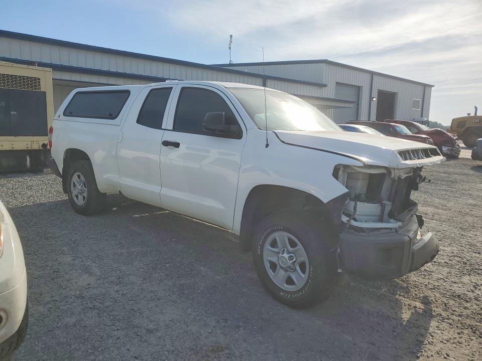 48924006 :رقم المزاد ، 5TFRM5F19JX126262 vin ، 2018 Toyota Tundra مزاد بيع