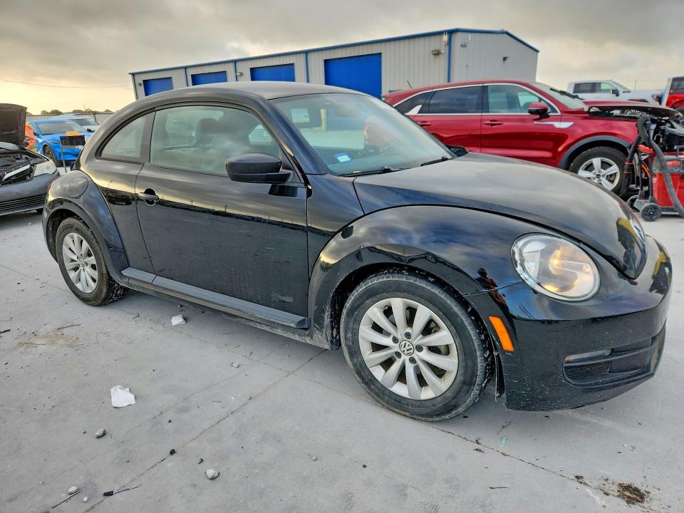 49134526 :رقم المزاد ، 3VWF17AT5FM623321 vin ، 2015 Volkswagen Beetle مزاد بيع