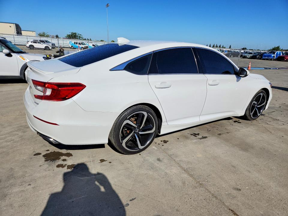 2018 Honda Accord მანქანა იყიდება აუქციონზე, vin: 1HGCV1F32JA120353, აუქციონის ნომერი: 51443446