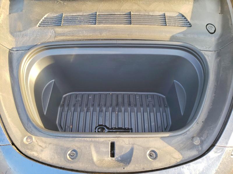 49965236 :رقم المزاد ، 7SAYGAEE5PF606224 vin ، 2023 Tesla Model Y مزاد بيع