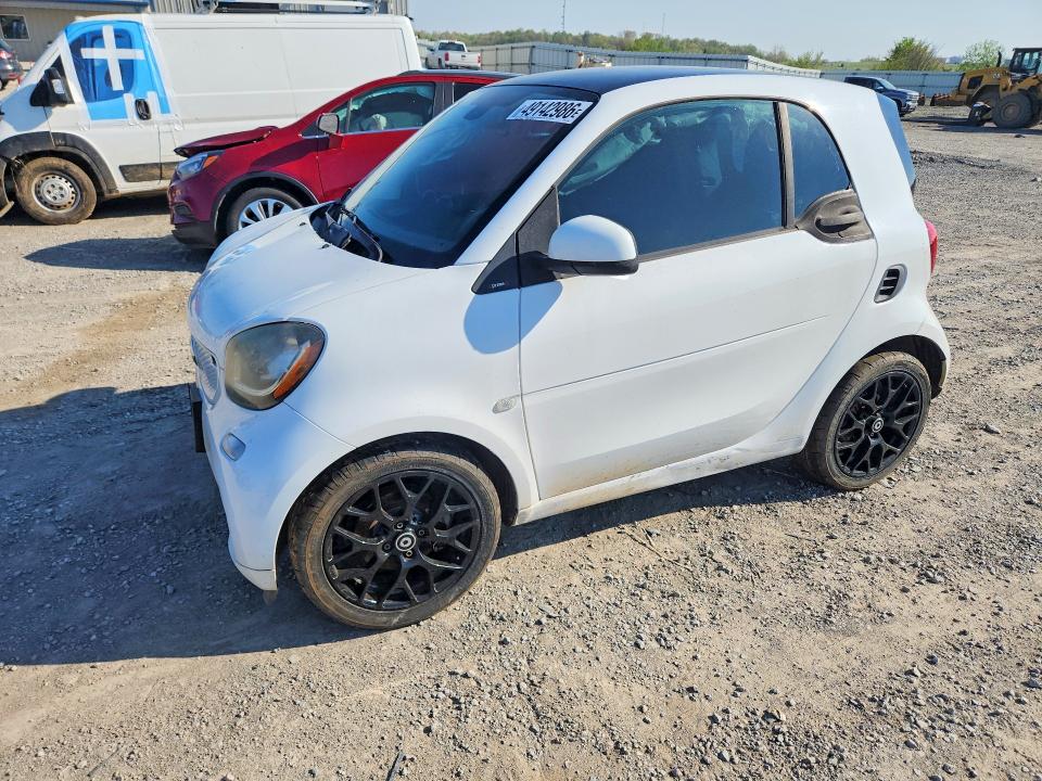 Продаж на аукціоні авто 2016 Smart Fortwo, vin: WMEFJ5DA5GK057642, номер лоту: 49142986