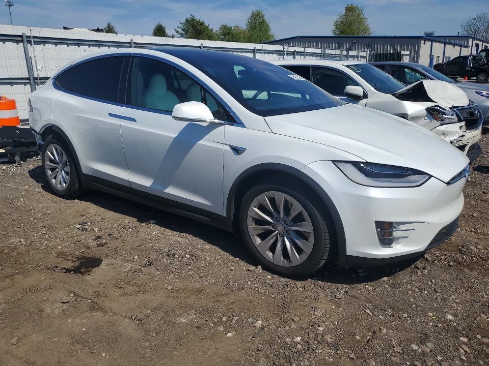Продаж на аукціоні авто 2020 Tesla Model X, vin: 5YJXCAE20LF270115, номер лоту: 49427286