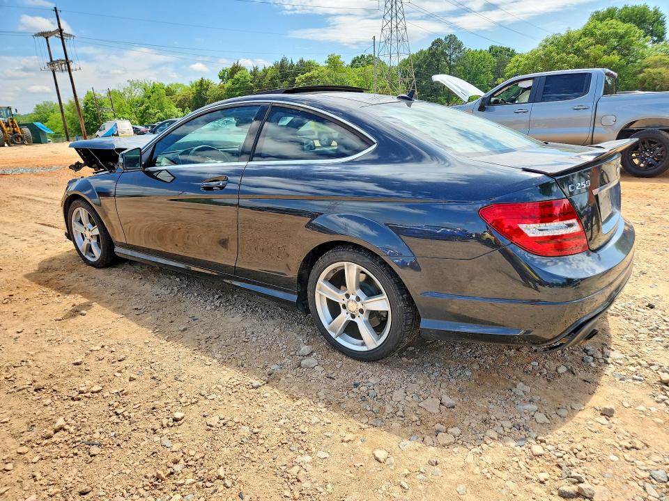 51856816 :رقم المزاد ، WDDGJ4HB8CF929806 vin ، 2012 Mercedes-benz C مزاد بيع