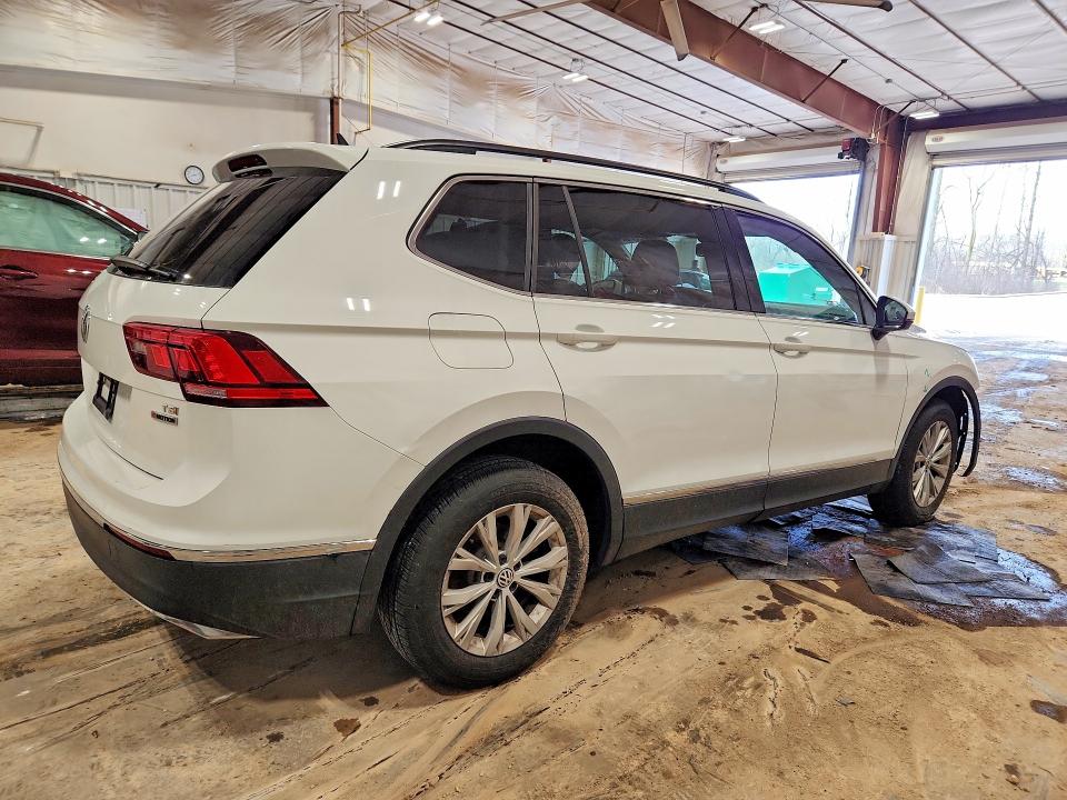 49502776 :رقم المزاد ، 3VV2B7AX9JM179064 vin ، 2018 Volkswagen Tiguan مزاد بيع