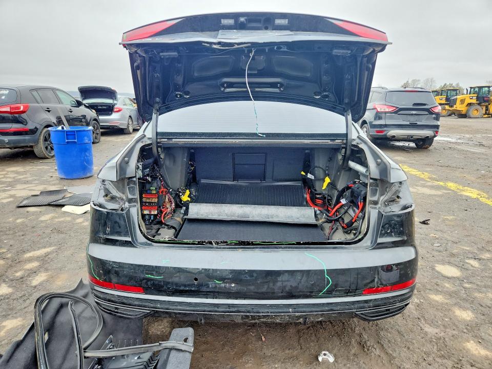 47152706 :رقم المزاد ، WAU8DAF81MN031385 vin ، 2021 Audi A8 مزاد بيع