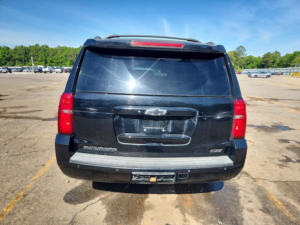 50261716 :رقم المزاد ، 1GNSKHKC4HR272218 vin ، 2017 Chevrolet Suburban مزاد بيع