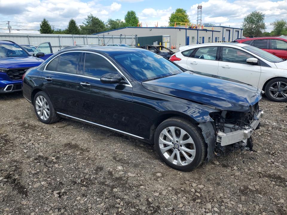 51365956 :رقم المزاد ، WDDZF4KB3HA219784 vin ، 2017 Mercedes-benz E مزاد بيع