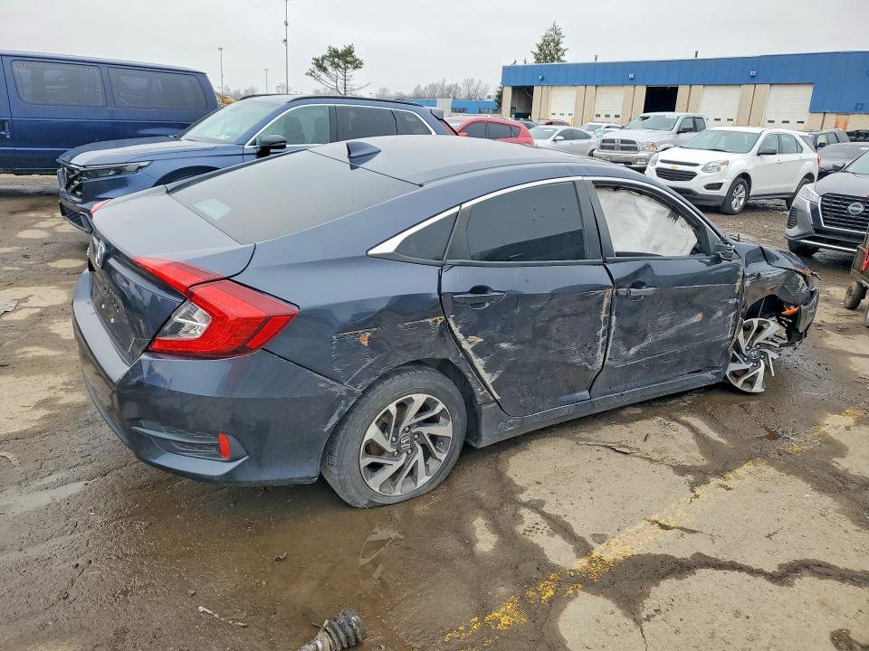 Продажа на аукционе авто 2018 Honda Civic, vin: 2HGFC2F77JH589385, номер лота: 48326136