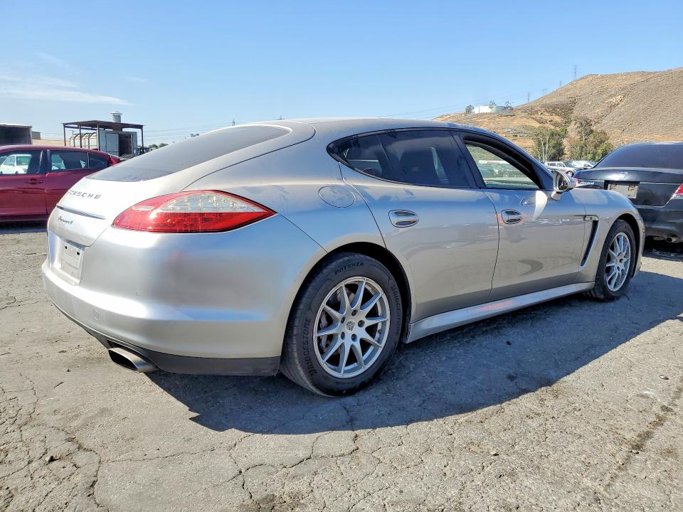 51365386 :رقم المزاد ، WP0AA2A75CL012012 vin ، 2012 Porsche Panamera مزاد بيع