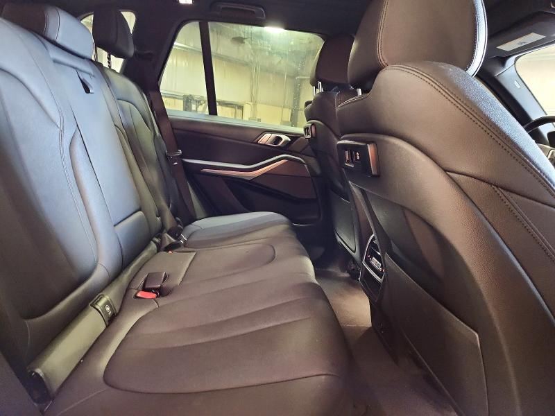 48484936 :رقم المزاد ، 5UXCR6C06M9D87075 vin ، 2021 Bmw X5 مزاد بيع