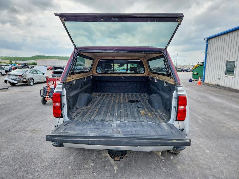 49717216 :رقم المزاد ، 1GT42YEY1JF103788 vin ، 2018 Gmc Sierra مزاد بيع