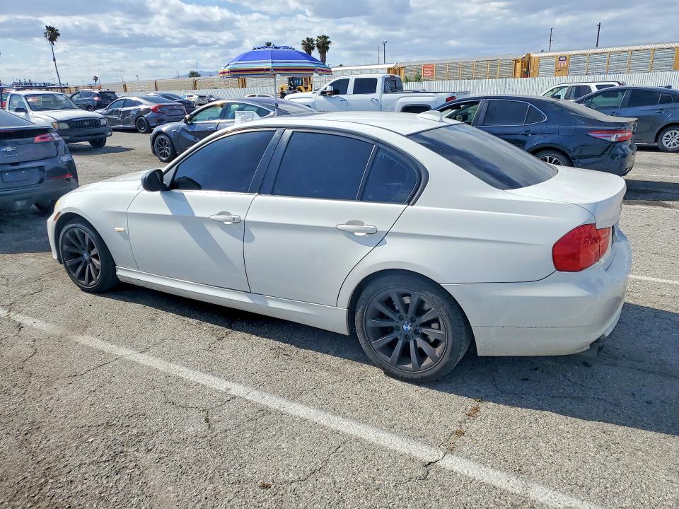 51146816 :رقم المزاد ، WBAPH5G52BNM80986 vin ، 2011 Bmw 328 مزاد بيع