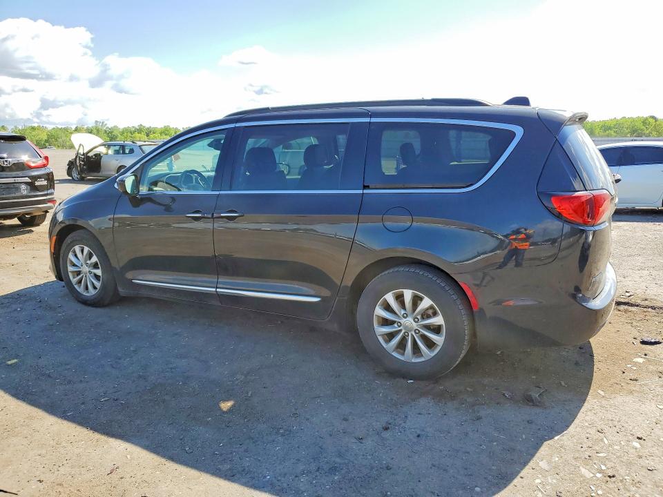 49935336 :رقم المزاد ، 2C4RC1BG3HR532780 vin ، 2017 Chrysler Pacifica مزاد بيع
