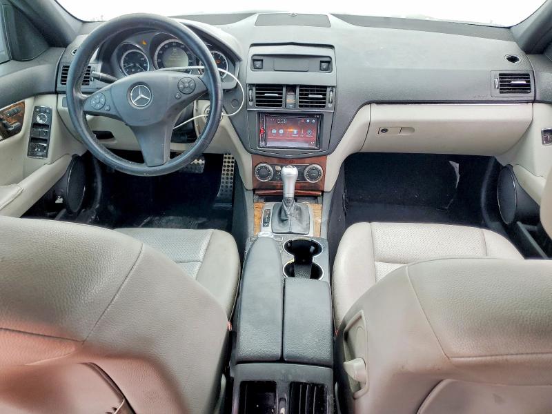 50013606 :رقم المزاد ، WDDGF5EB0AR107654 vin ، 2010 Mercedes-benz C مزاد بيع