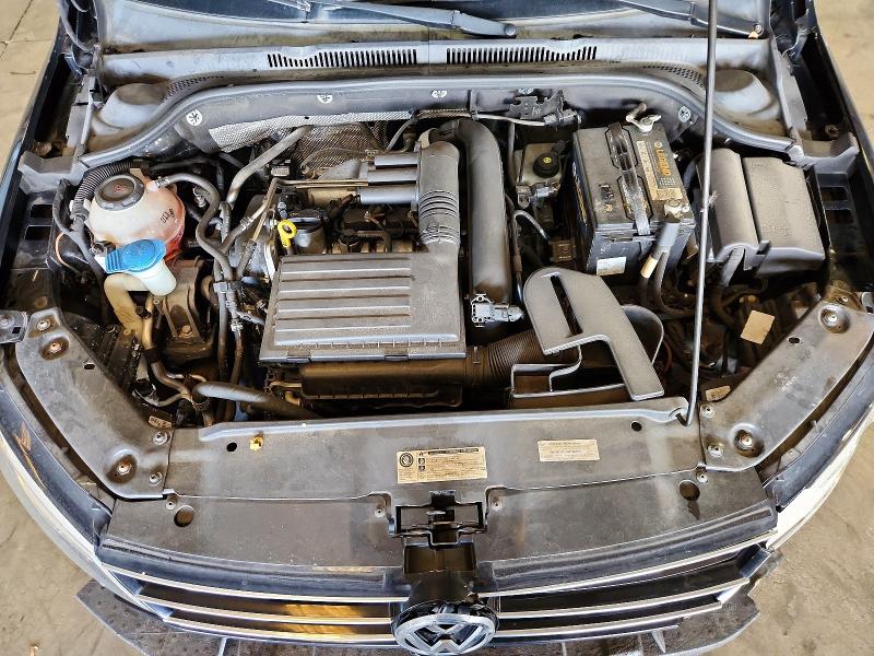 51676146 :رقم المزاد ، 3VWDB7AJXJM206160 vin ، 2018 Volkswagen Jetta مزاد بيع