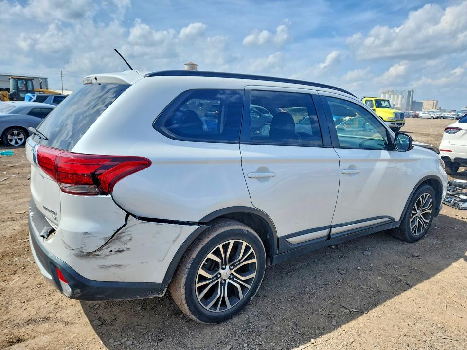 Продаж на аукціоні авто 2016 Mitsubishi Outlander, vin: JA4AZ3A33GZ033238, номер лоту: 50493256