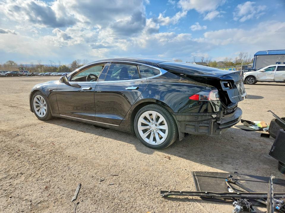 48222176 :رقم المزاد ، 5YJSA1E23HF178648 vin ، 2017 Tesla Model S مزاد بيع