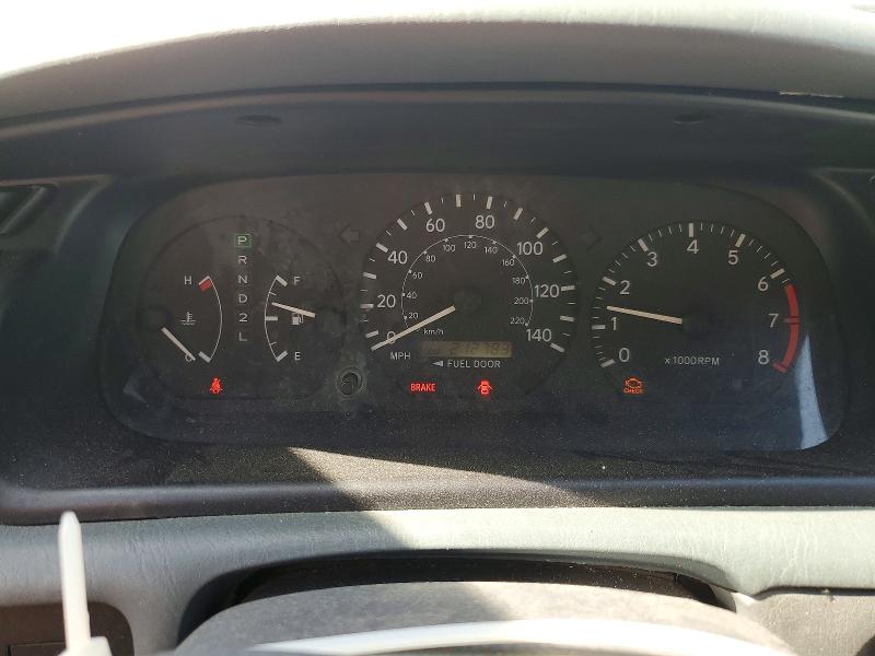 50631286 :رقم المزاد ، 4T1BF28K0YU111026 vin ، 2000 Toyota Camry مزاد بيع
