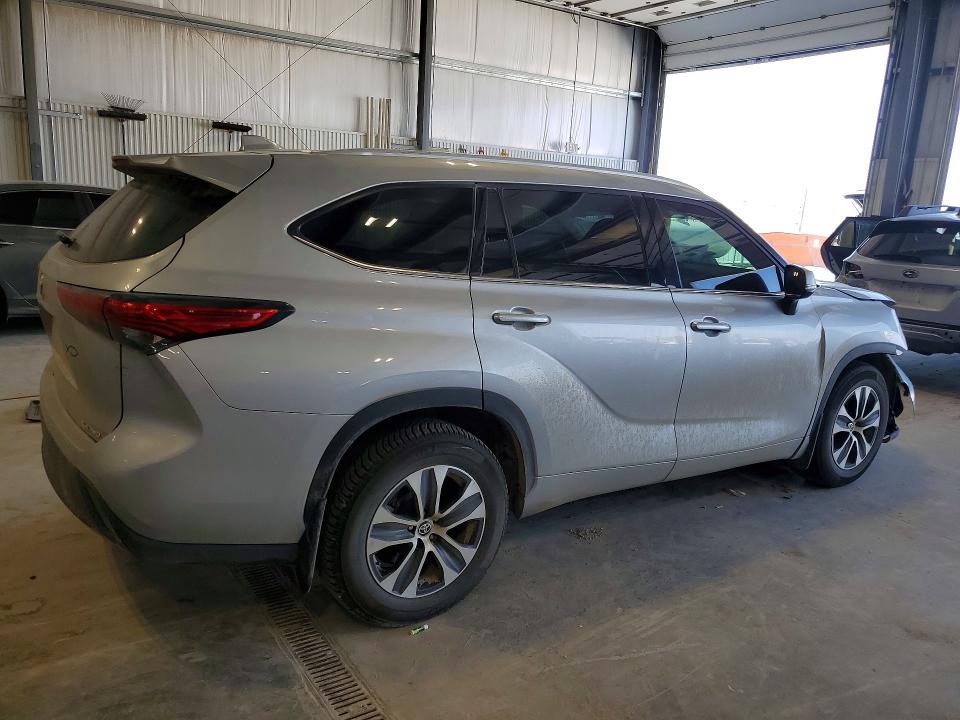 49579196 :رقم المزاد ، 5TDHZRBH2NS576175 vin ، 2022 Toyota Highlander مزاد بيع