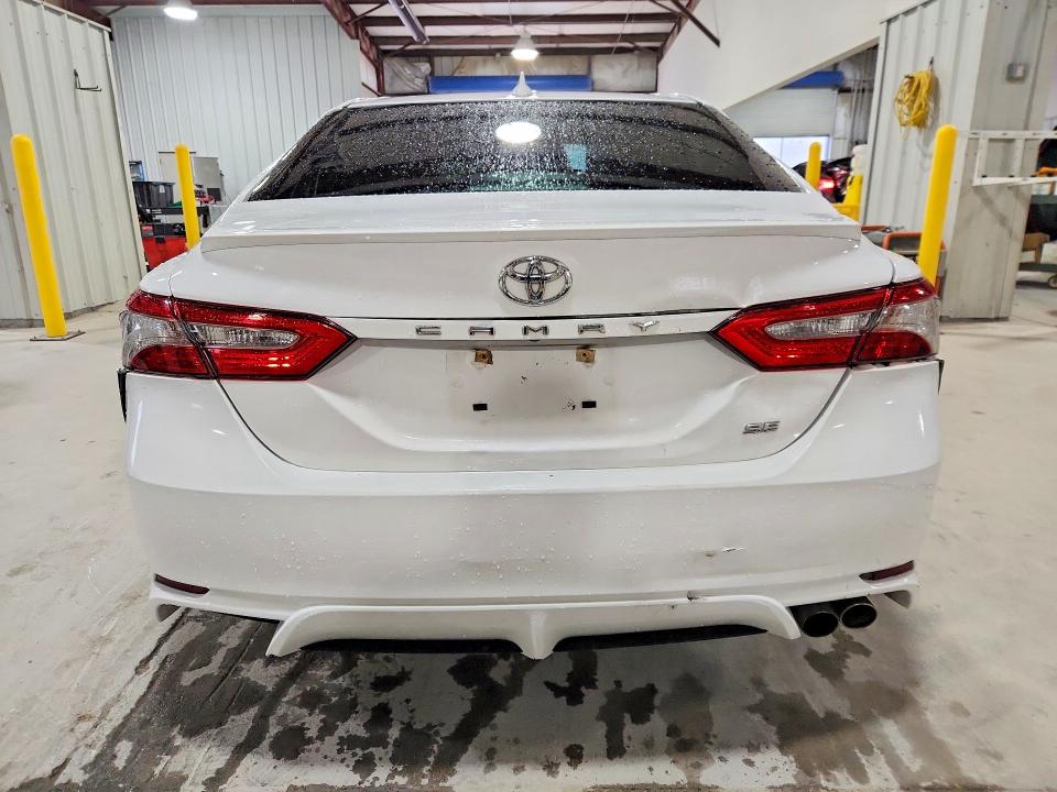 50460906 :رقم المزاد ، 4T1B11HK9KU192737 vin ، 2019 Toyota Camry مزاد بيع