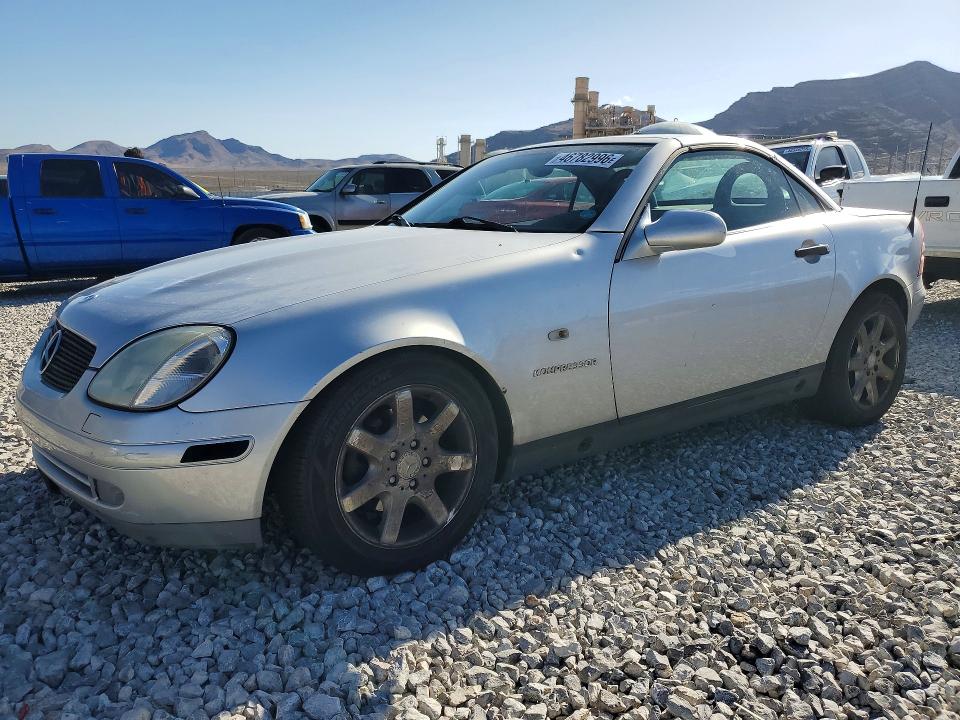 1999 Mercedes Benz Slk მანქანა იყიდება აუქციონზე, vin: WDBKK47F0XF099722, აუქციონის ნომერი: 46782996