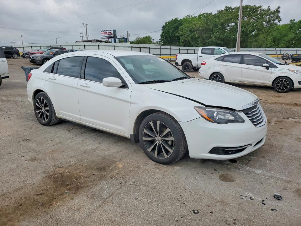 Auction sale of the 2013 Chrysler 200, vin: 1C3CCBCGXDN522866, lot number: 51179046