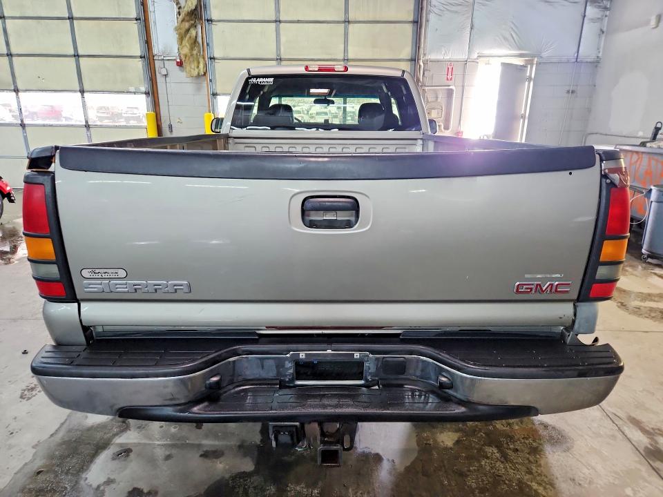 Продажа на аукционе авто 2003 Gmc New Sierra, vin: 1GTJK39193E298535, номер лота: 49640036