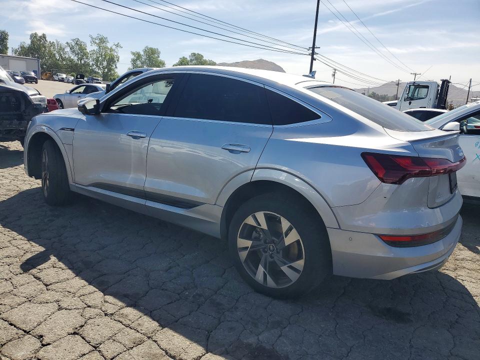 2022 Audi E-tron მანქანა იყიდება აუქციონზე, vin: WA12AAGE8NB031015, აუქციონის ნომერი: 47939026