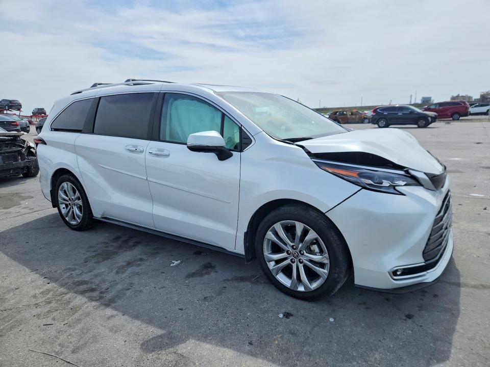 2024 Toyota Sienna მანქანა იყიდება აუქციონზე, vin: 5TDERKECXRS184447, აუქციონის ნომერი: 50171496