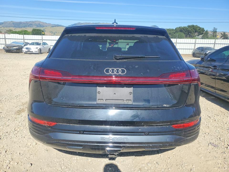 49021366 :رقم المزاد ، WA15AAGE7RB024639 vin ، 2024 Audi Q8 E-tron مزاد بيع