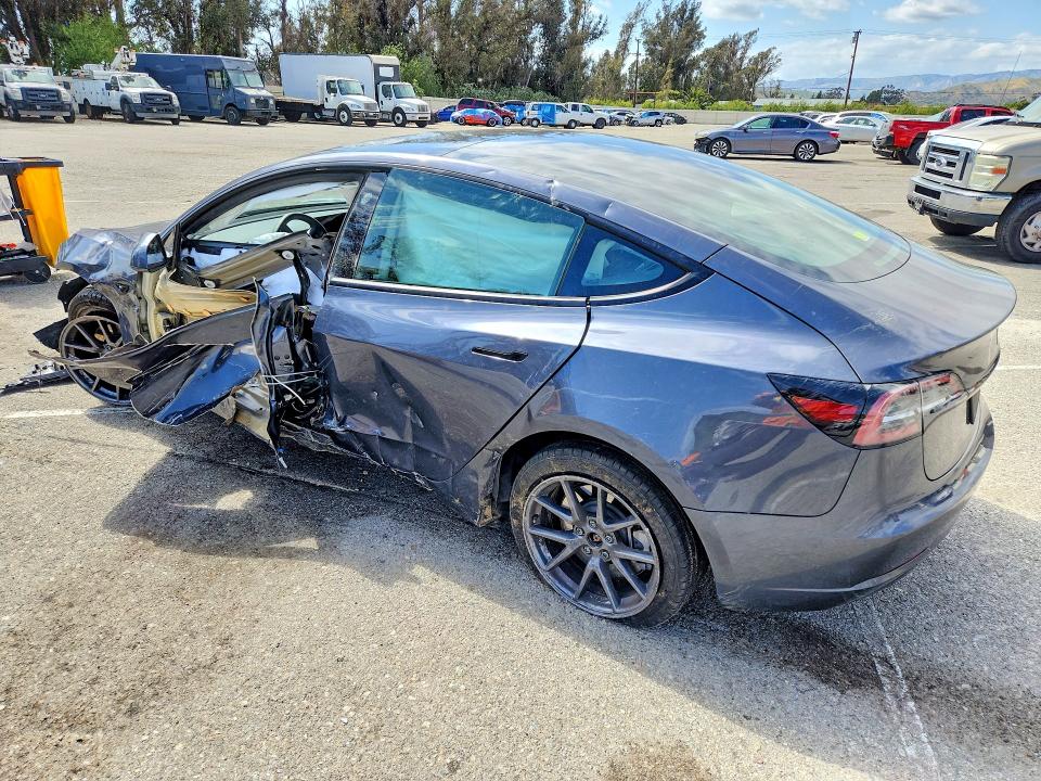 Продажа на аукционе авто 2023 Tesla Model 3, vin: 5YJ3E1EA9PF642637, номер лота: 51677936