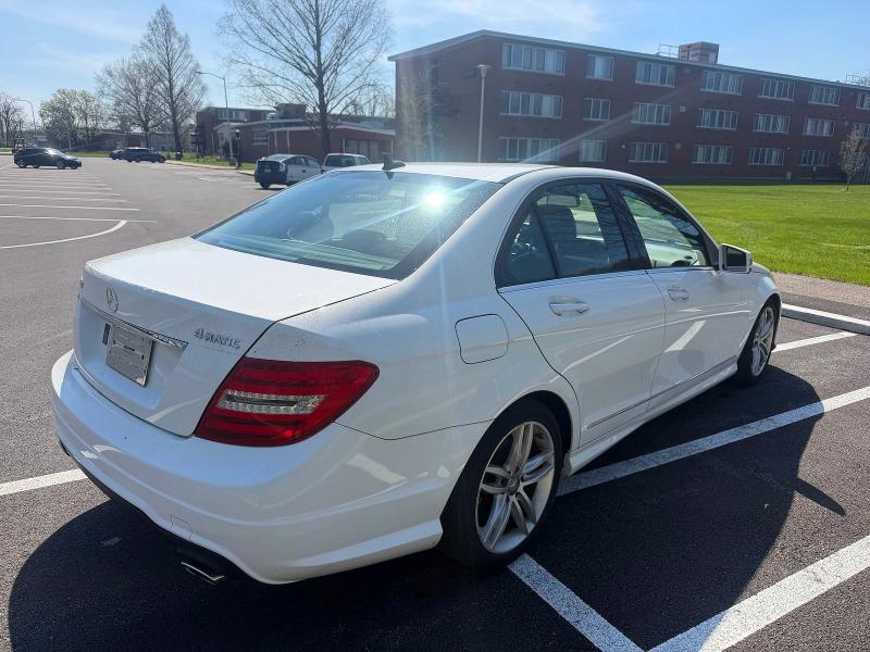 Продажа на аукционе авто 2013 Mercedes-benz C, vin: WDDGF8AB5DR260364, номер лота: 50292156