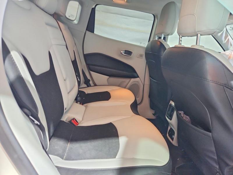 49640436 :رقم المزاد ، 3C4NJDBB3KT637978 vin ، 2019 Jeep Compass مزاد بيع