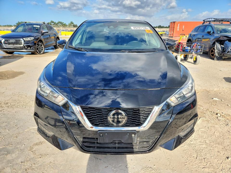 49787136 :رقم المزاد ، 3N1CN8EV1ML883216 vin ، 2021 Nissan Versa مزاد بيع