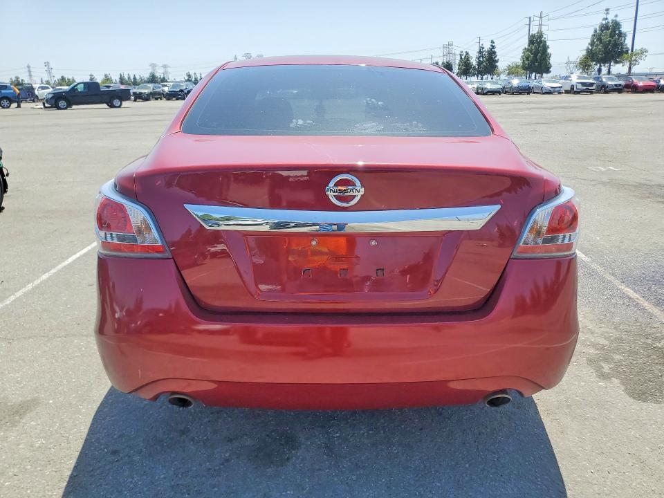 2015 Nissan Altima მანქანა იყიდება აუქციონზე, vin: 1N4AL3AP6FN877215, აუქციონის ნომერი: 50467626