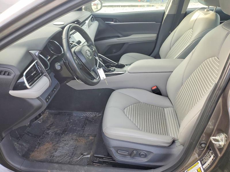 48779836 :رقم المزاد ، 4T1B11HK3JU633650 vin ، 2018 Toyota Camry مزاد بيع
