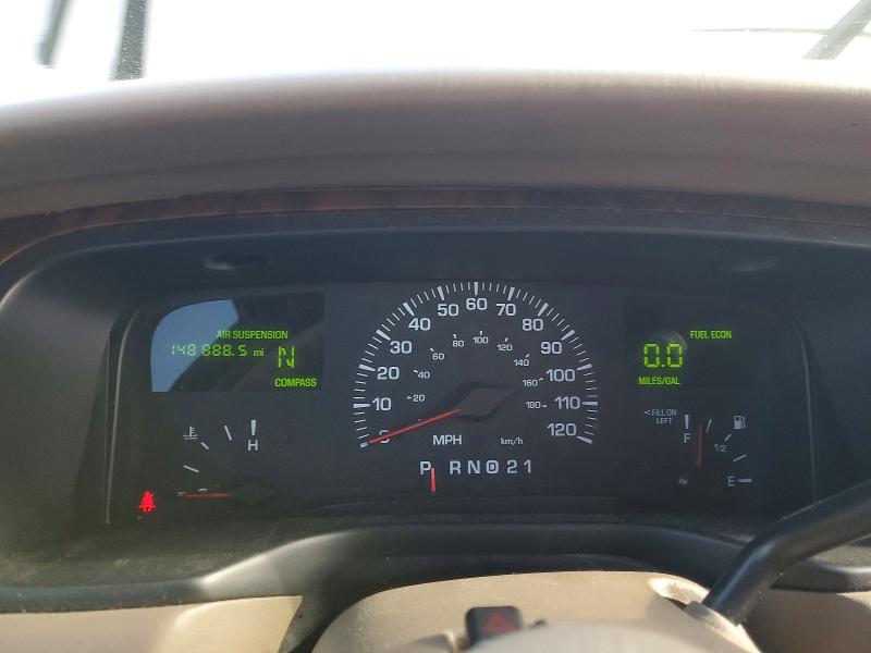 50494016 :رقم المزاد ، 1LNHM82W4YY940642 vin ، 2000 Lincoln Town Car مزاد بيع