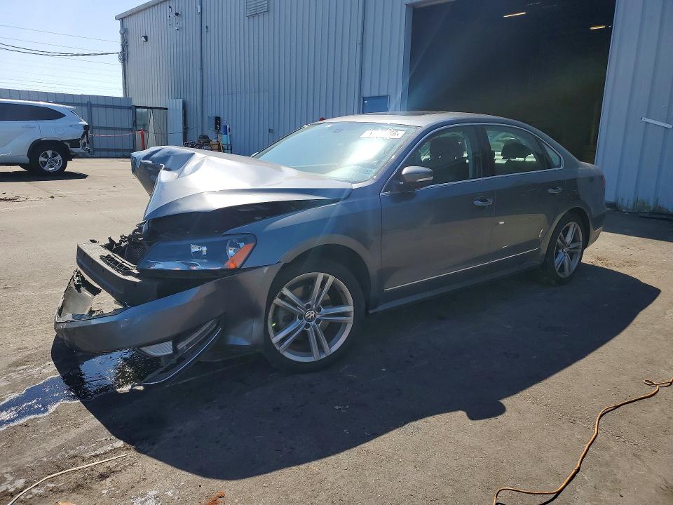 2015 Volkswagen Passat მანქანა იყიდება აუქციონზე, vin: 1VWCT7A35FC122539, აუქციონის ნომერი: 50161196