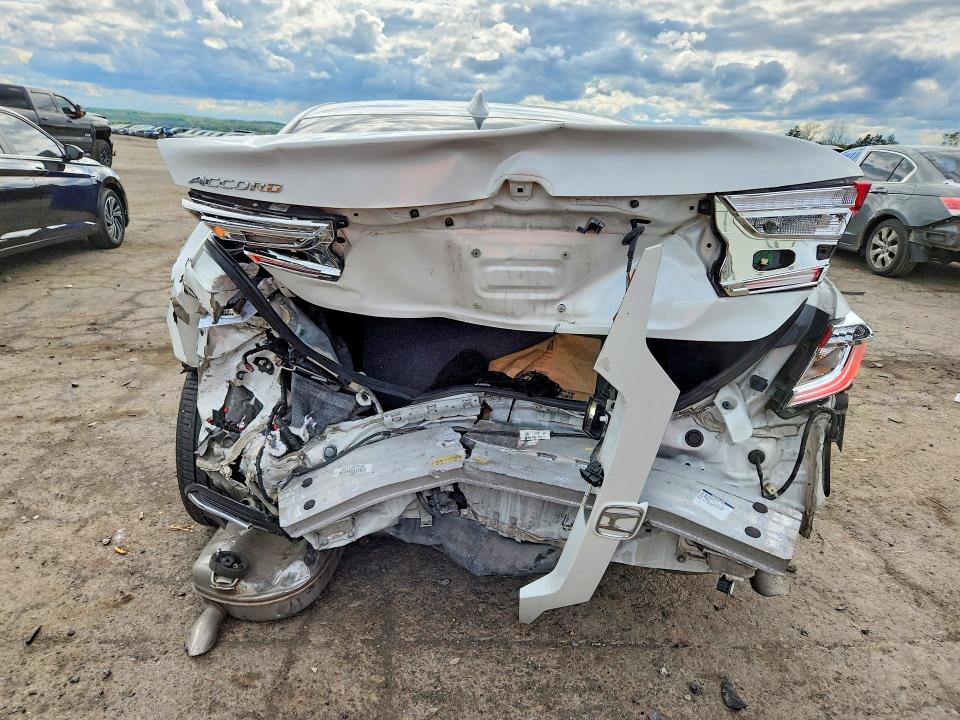 Продажа на аукционе авто 2022 Honda Accord, vin: 1HGCV1F56NA026886, номер лота: 52041396