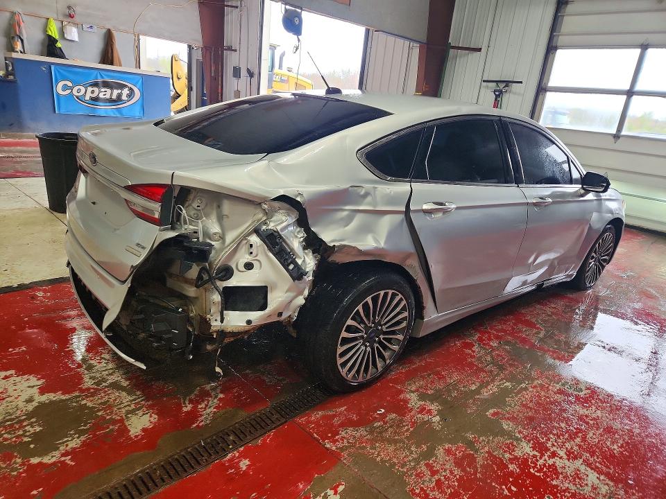 51709216 :رقم المزاد ، 3FA6P0T9XHR101564 vin ، 2017 Ford Fusion مزاد بيع