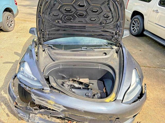 48531806 :رقم المزاد ، 5YJ3E1EB4JF122216 vin ، 2018 Tesla Model 3 مزاد بيع