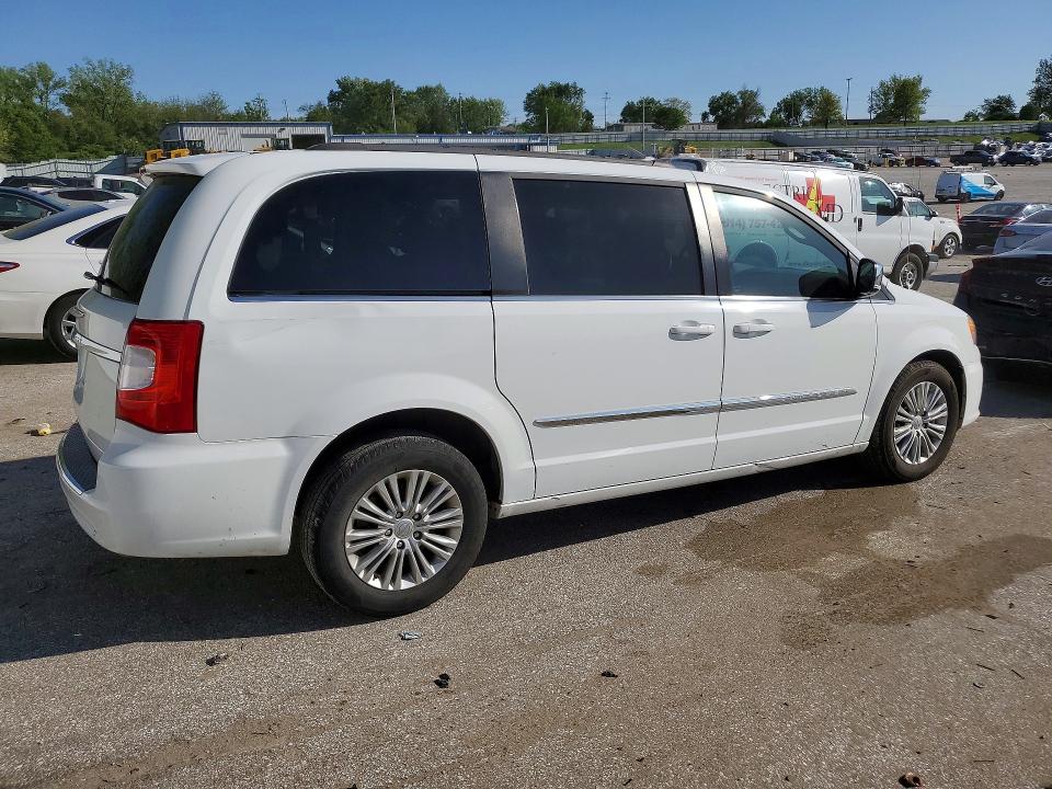 50496946 :رقم المزاد ، 2C4RC1CG4FR674924 vin ، 2015 Chrysler Town&count مزاد بيع