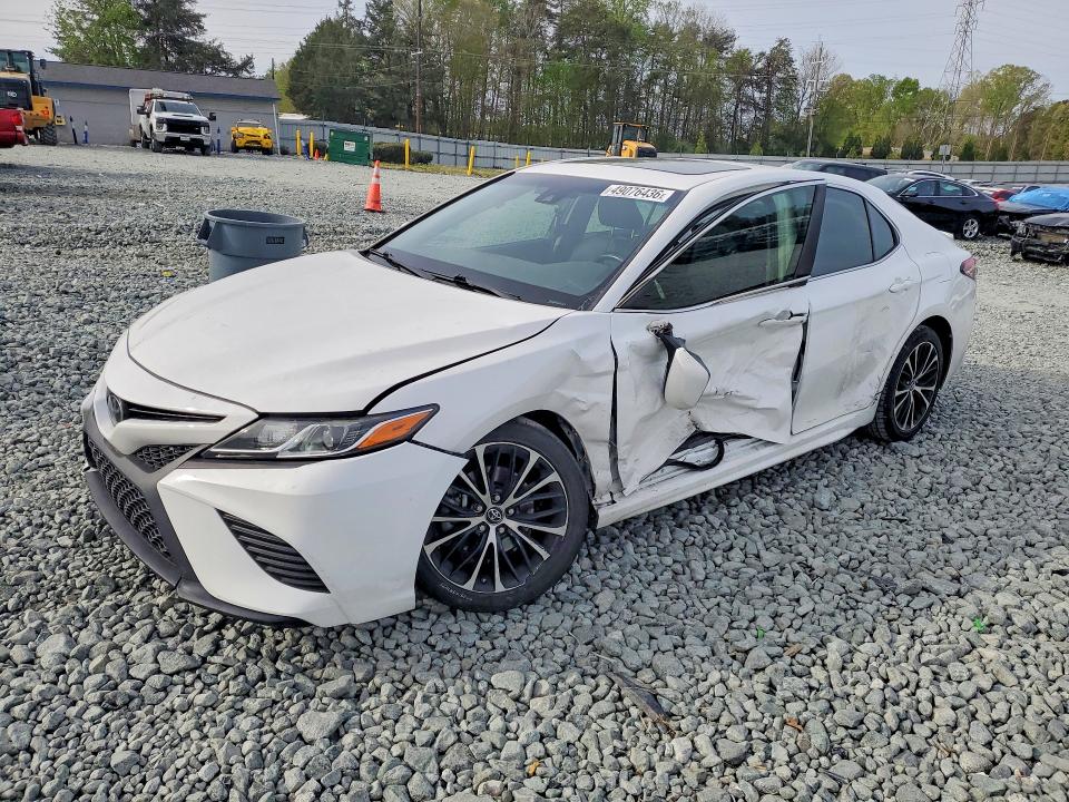 2018 Toyota Camry მანქანა იყიდება აუქციონზე, vin: 4T1B11HK5JU636064, აუქციონის ნომერი: 49076436